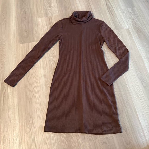 Socialite Dresses & Skirts - Socialite Ribbed Turtleneck Long Sleeve Dress in Brown